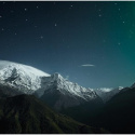 Fototapeta - Zorza polarna nad górami